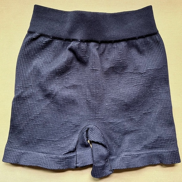 NEW FP Movement Happiness Runs Prajna Black Ribbed Shorts Size XS/S NWOT - Picture 5 of 7